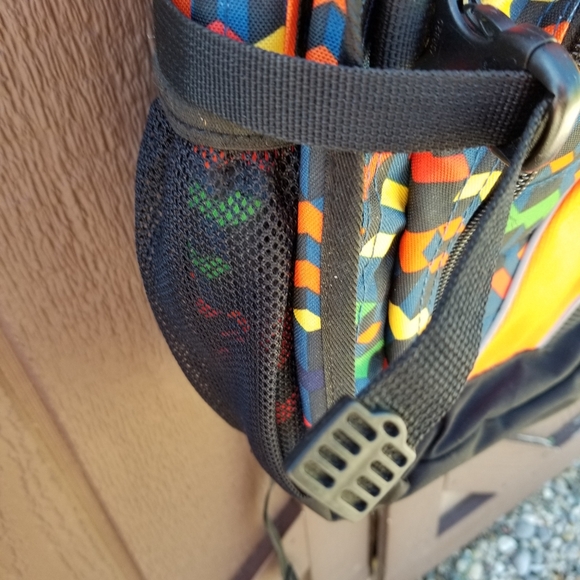 High Sierra Back Suspension Strap Tech Spot Backpack - Picture 8 of 15